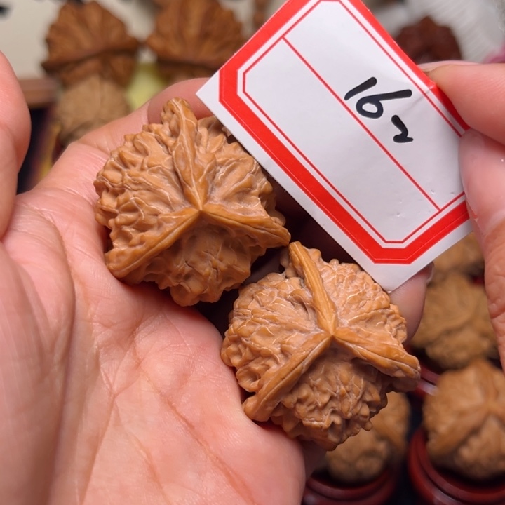 文玩核桃吊坠37尺盘山奔162