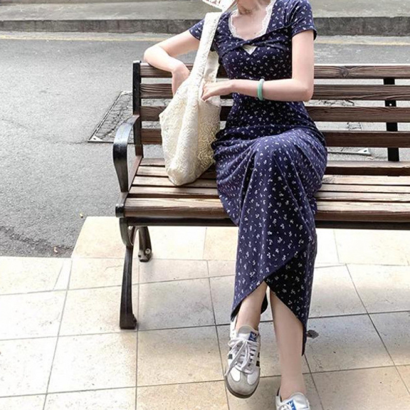 纯欲风蕾丝花边V领碎花连衣裙女夏季气质显瘦长裙