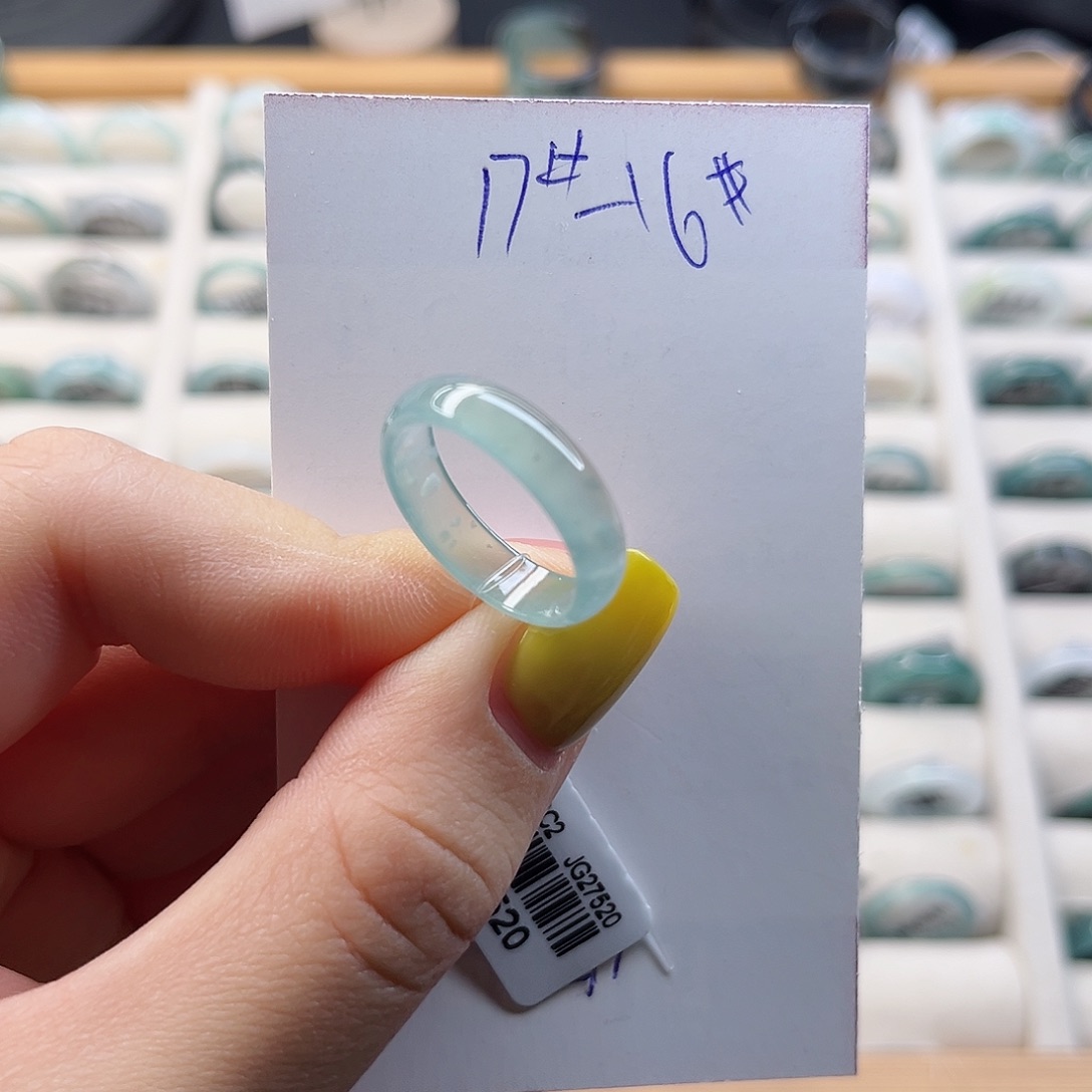 翡翠戒指未镶嵌，