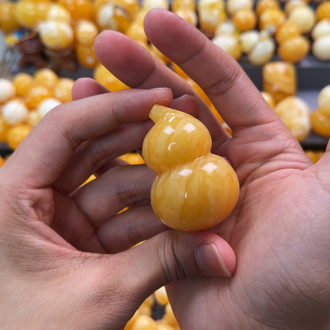 琥珀未镶嵌珠宝奇石33g