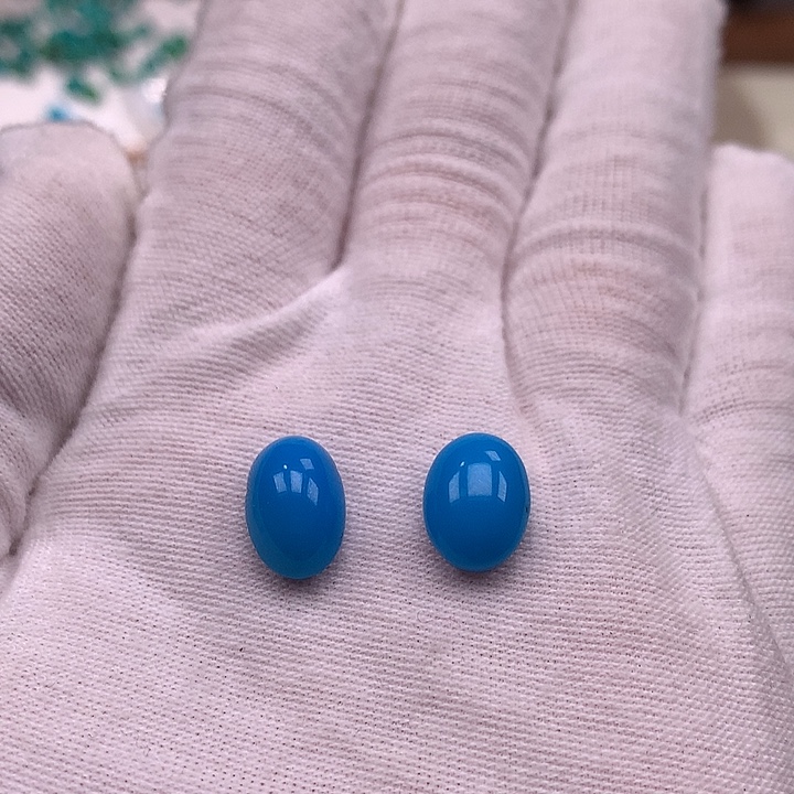 中***叔绿松石未镶嵌珠宝奇石