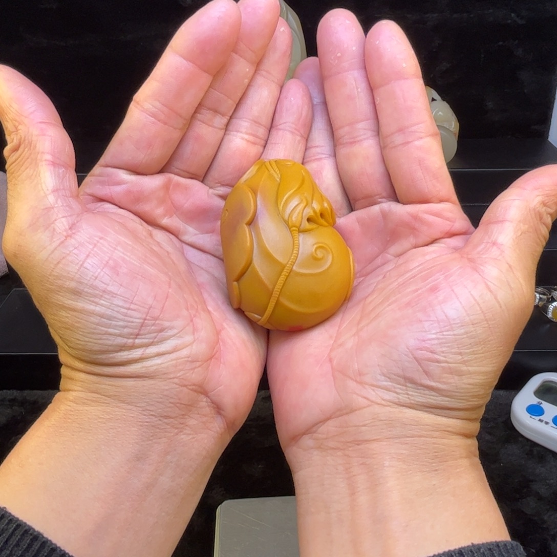 n***l石英质玉未镶嵌黄蜡石吊坠