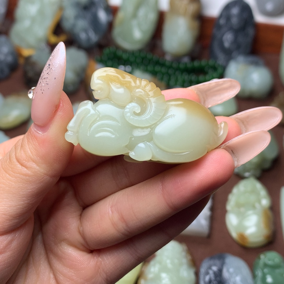 和田玉挂件未镶嵌