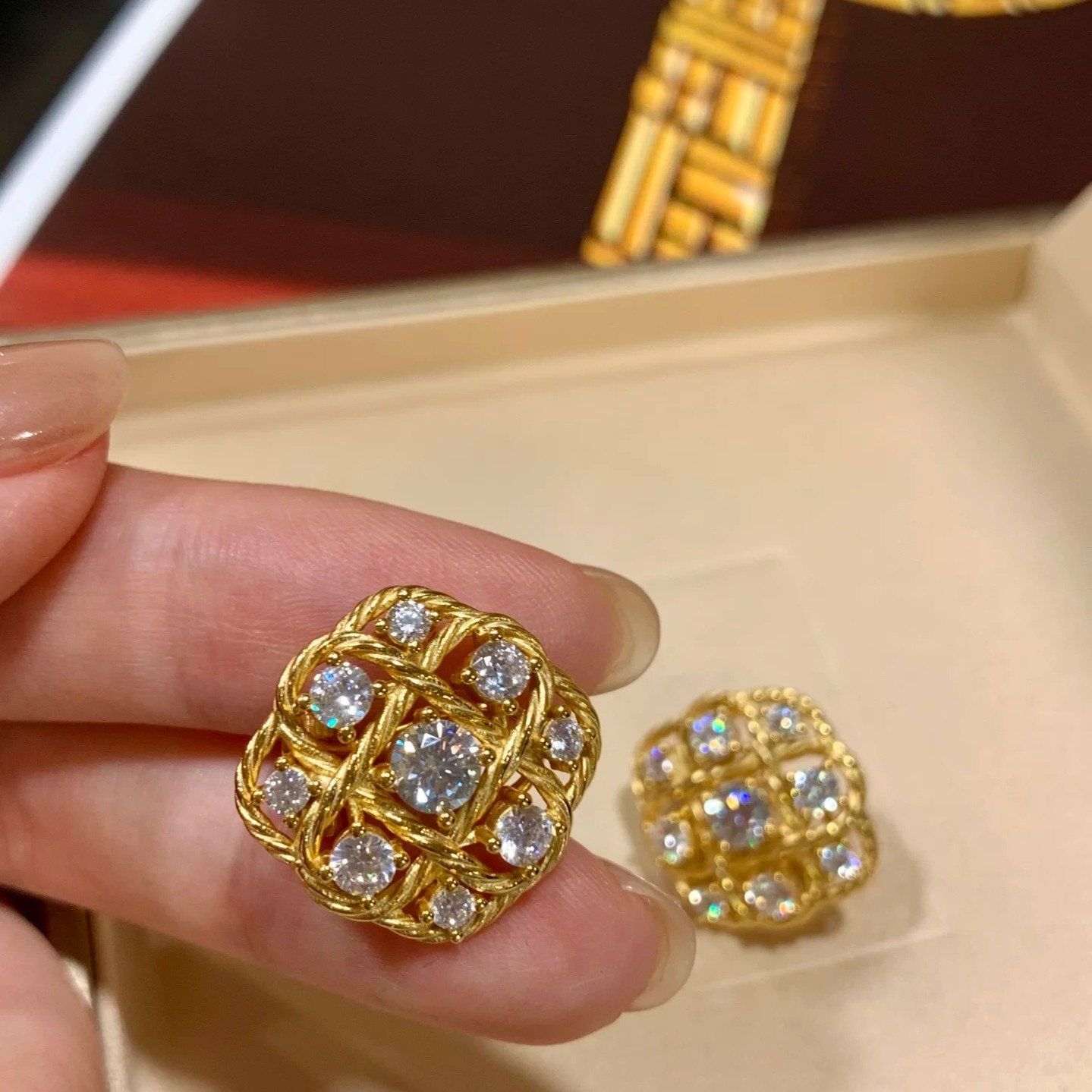 925银耳饰 S925银中古风 D色莫桑钻耳饰轻奢感编织重工精致气质