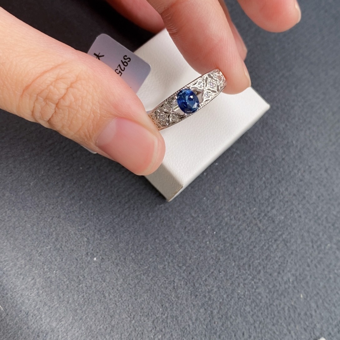 蓝宝石戒指银S925镶嵌