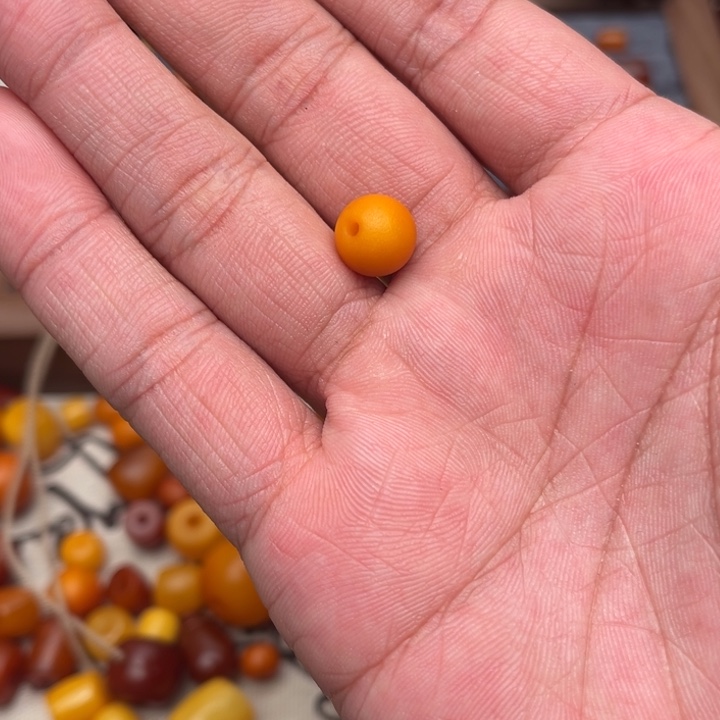 习***陌琥珀未镶嵌裸石蜜蜡珠子