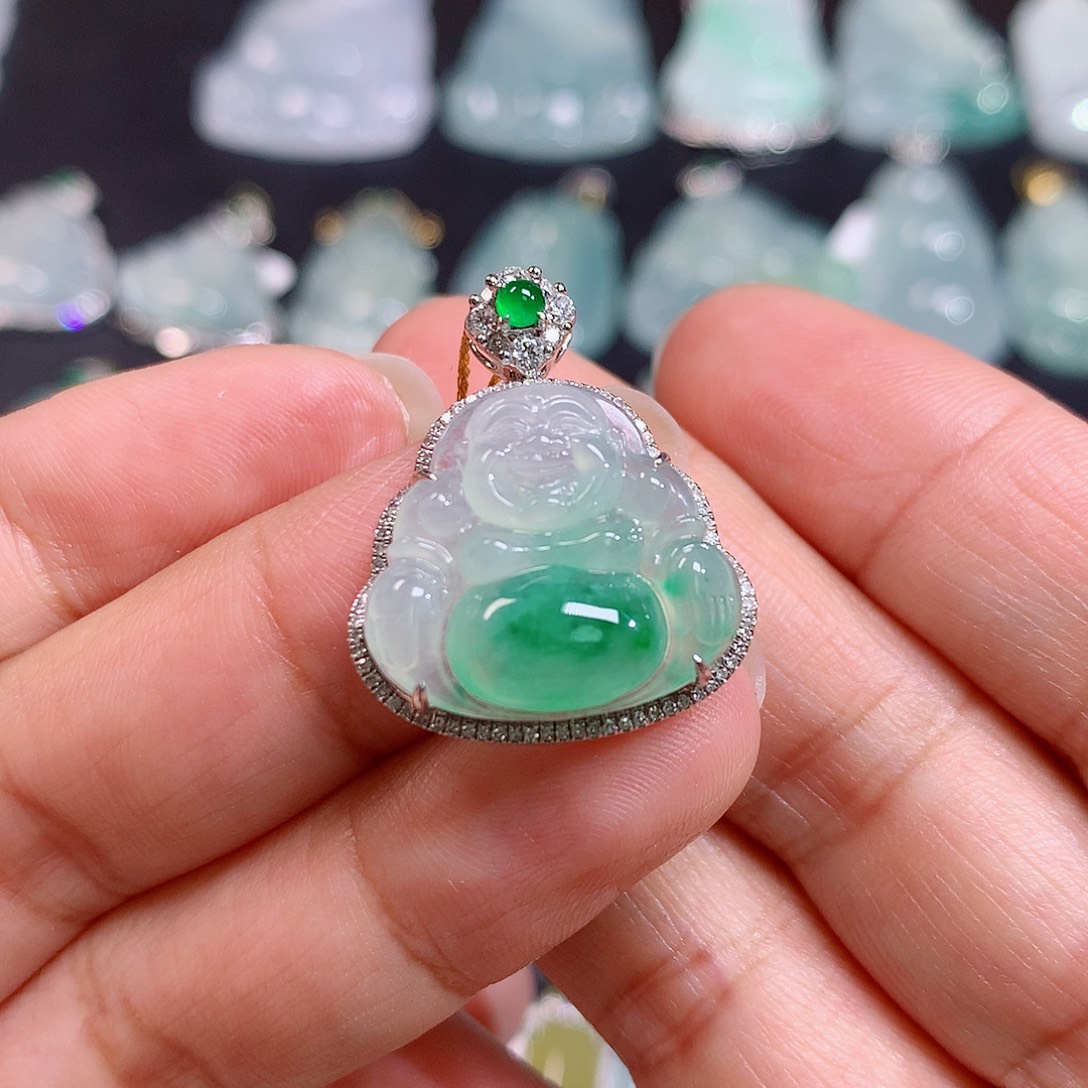 大***）翡翠18K金镶嵌颈饰