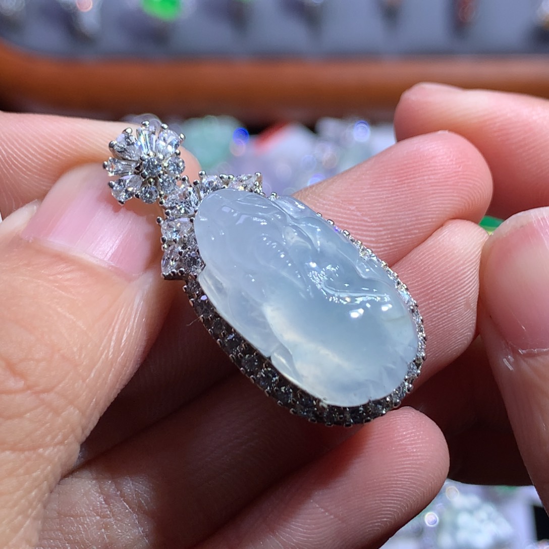 翡翠颈饰银S925镶嵌貔貅吊坠