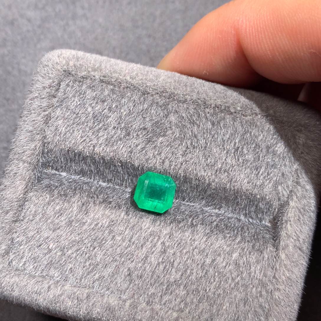 祖母绿裸石未镶嵌2.09克拉