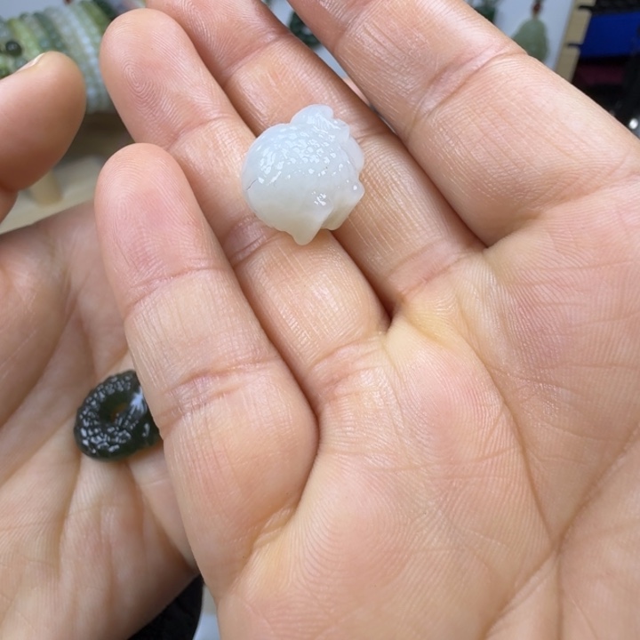 陈***生和田玉未镶嵌挂件