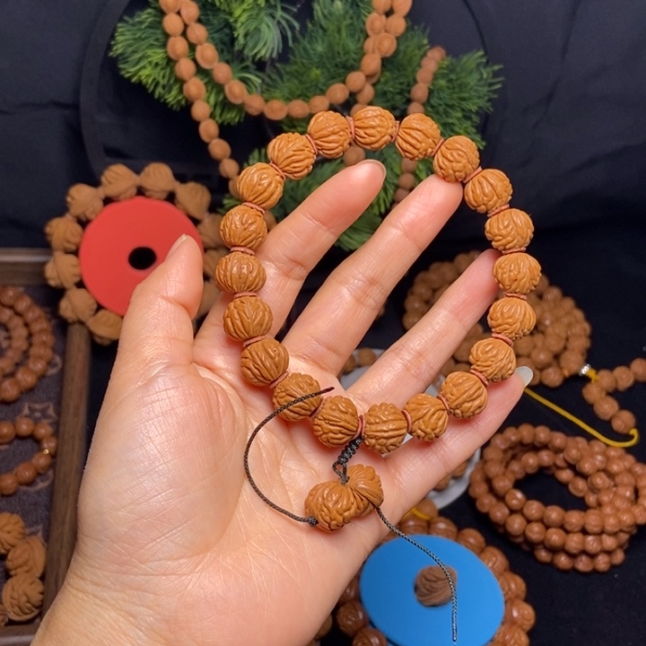 秦岭龙纹桃核手持