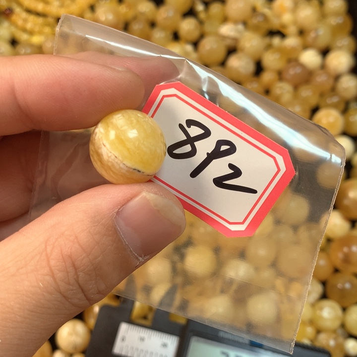琥珀未镶嵌珠宝奇石瑕疵16.9