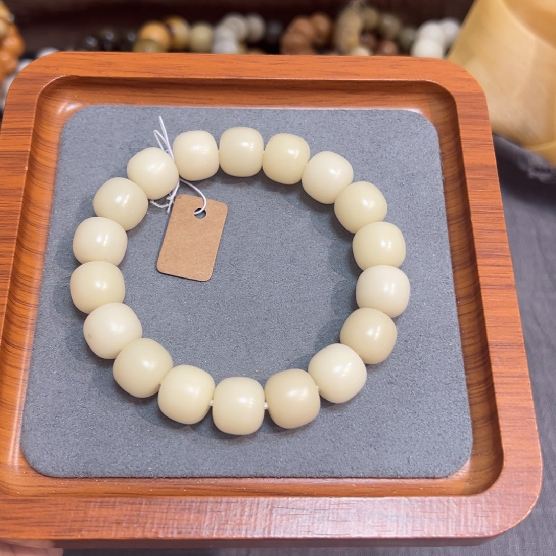 吊坠菩提根/象牙果970米黄桶微瑕