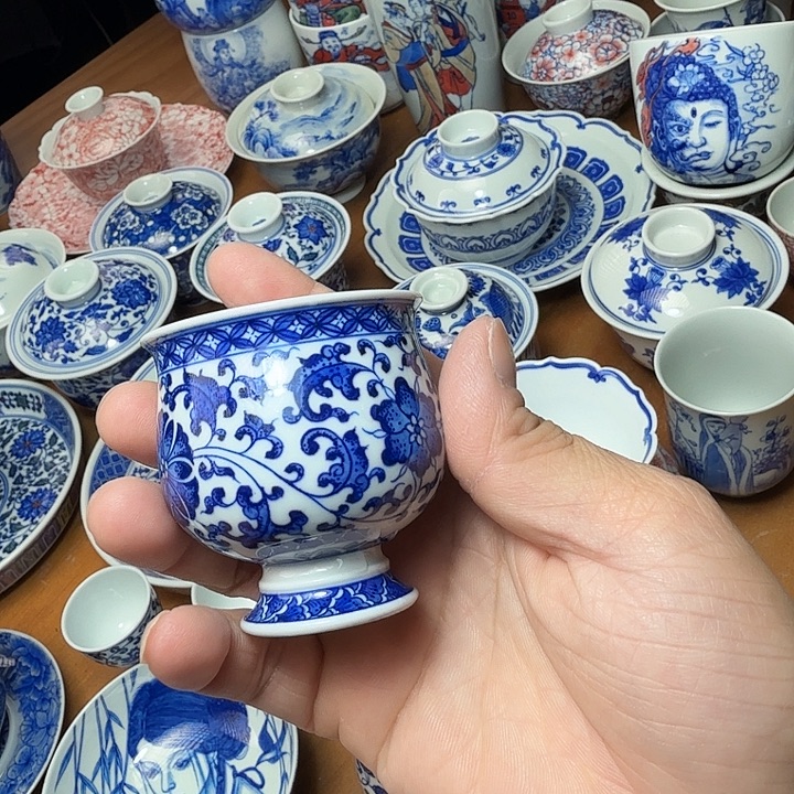 手绘缠枝莲高足杯