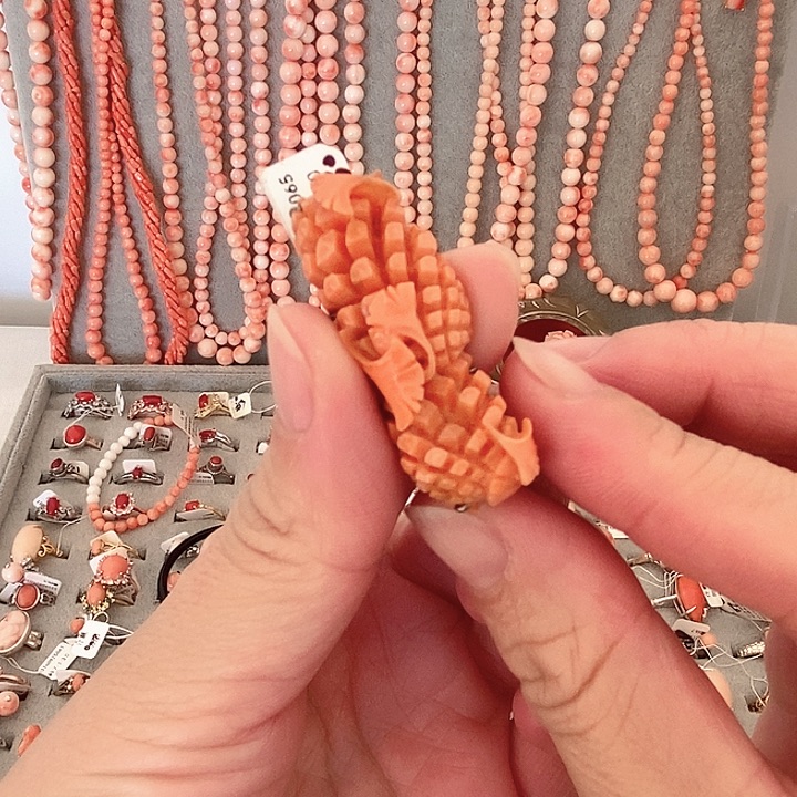 大理石纯铜胸针红