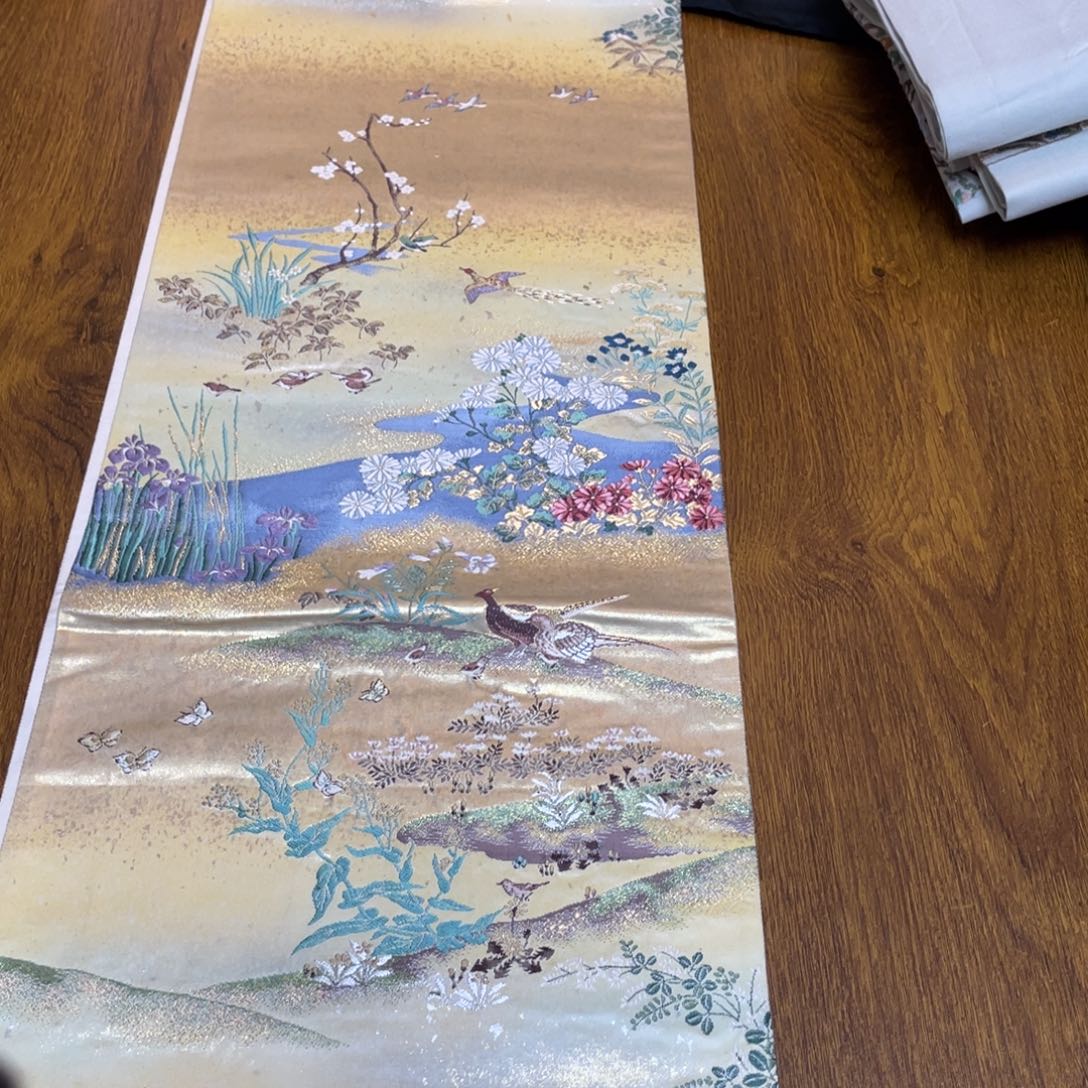 织绣织锦缎刺绣工艺