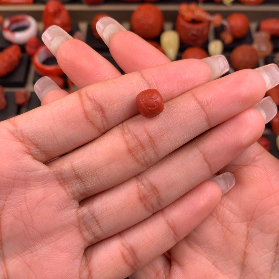 南红玛瑙未镶嵌博古纹老型9