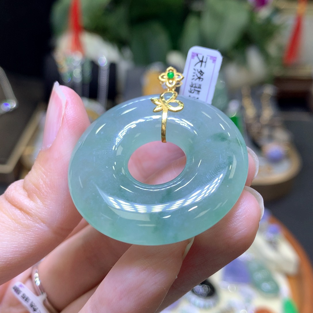 翡翠18K金镶嵌颈饰翡翠吊坠项链
