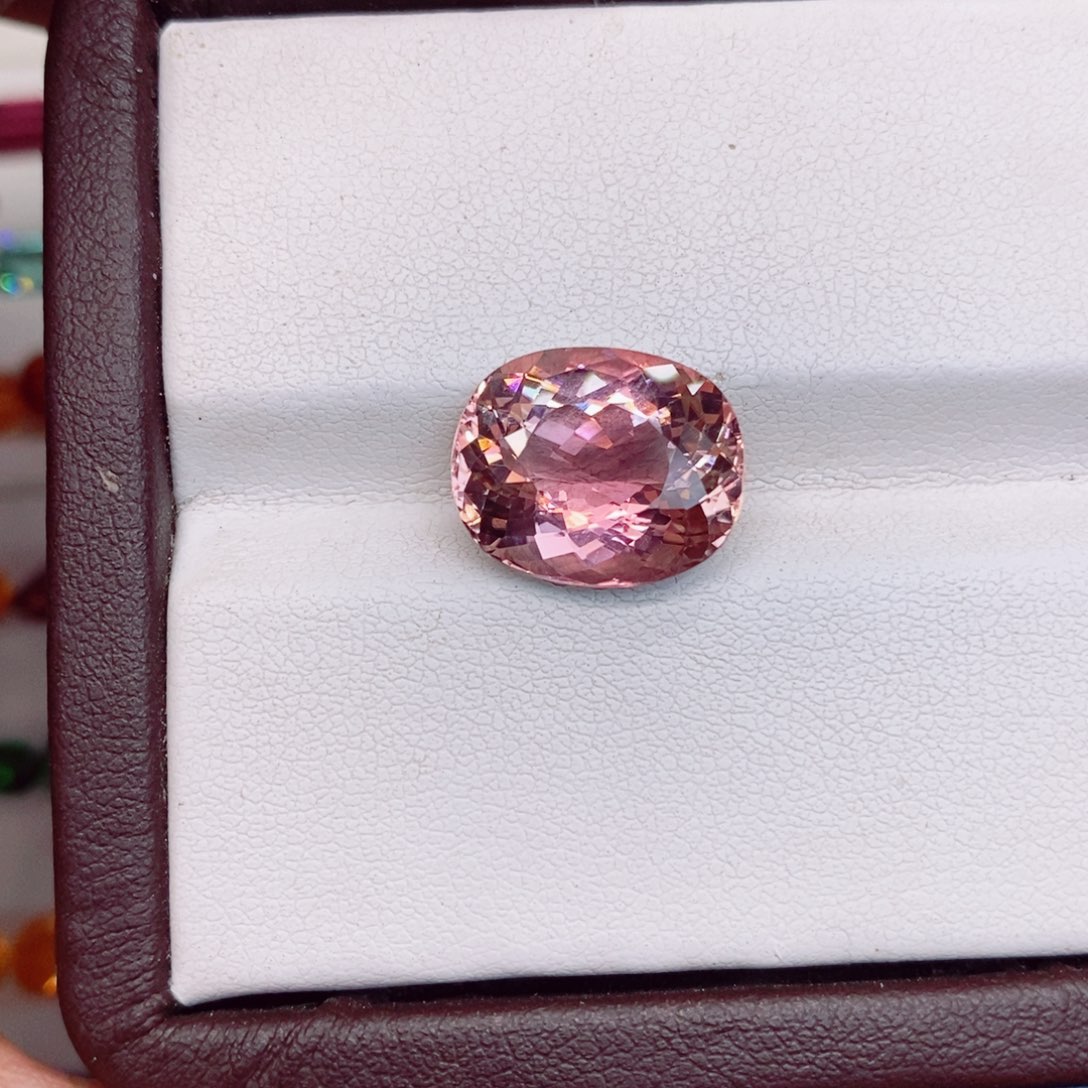 碧玺裸石未镶嵌粉色碧玺8.8克拉12*14.6