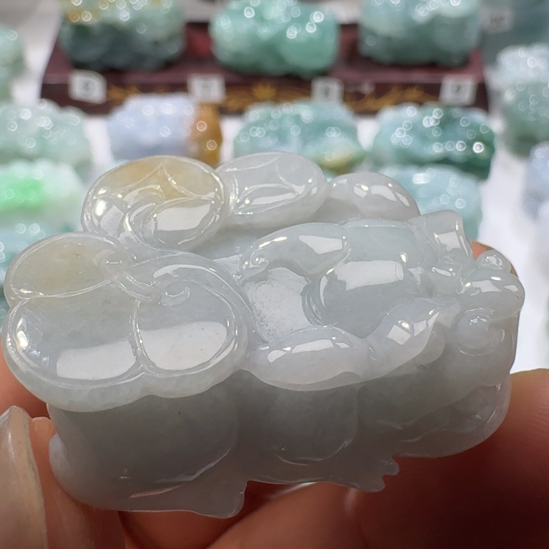 定制翡翠未镶嵌貔貅