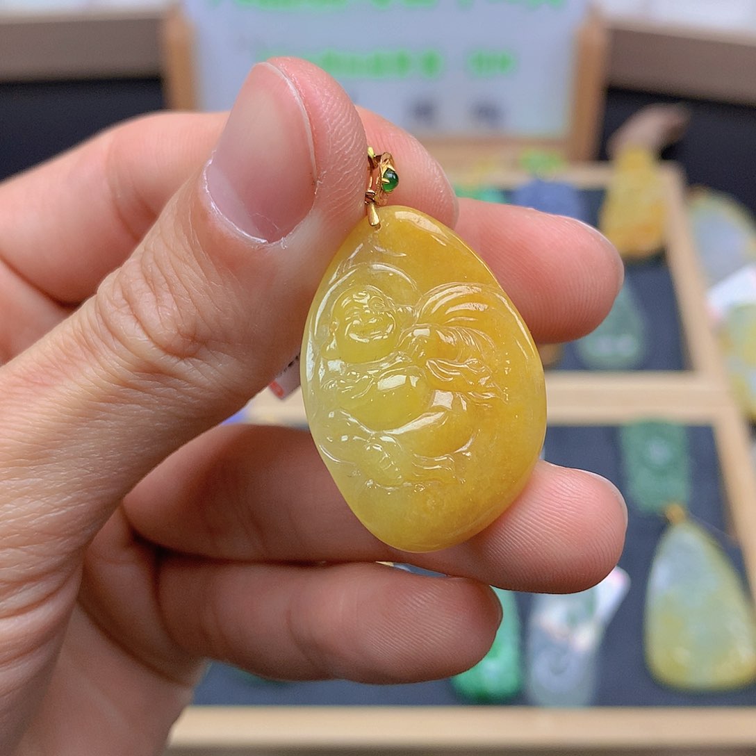 翡翠颈饰18K金镶嵌翡翠