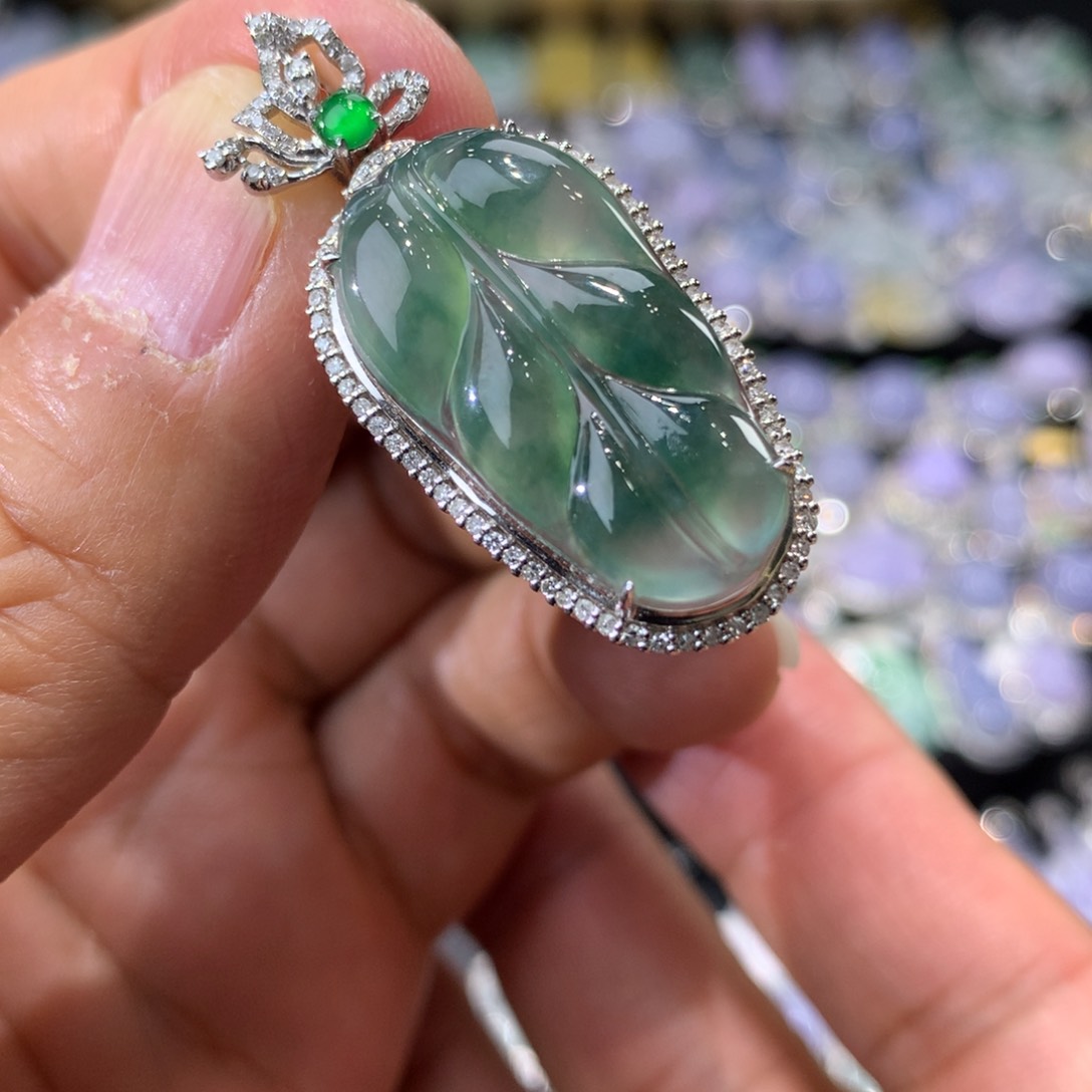 翡翠吊坠(不含链)18K金镶嵌