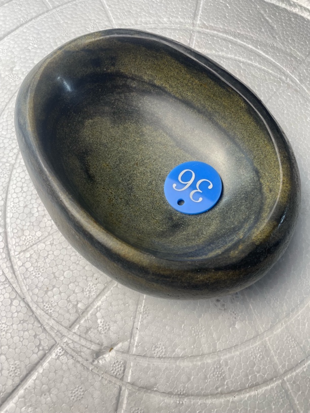 长江石烟灰缸，外表原皮，内精抛光，尺寸参照烟盒