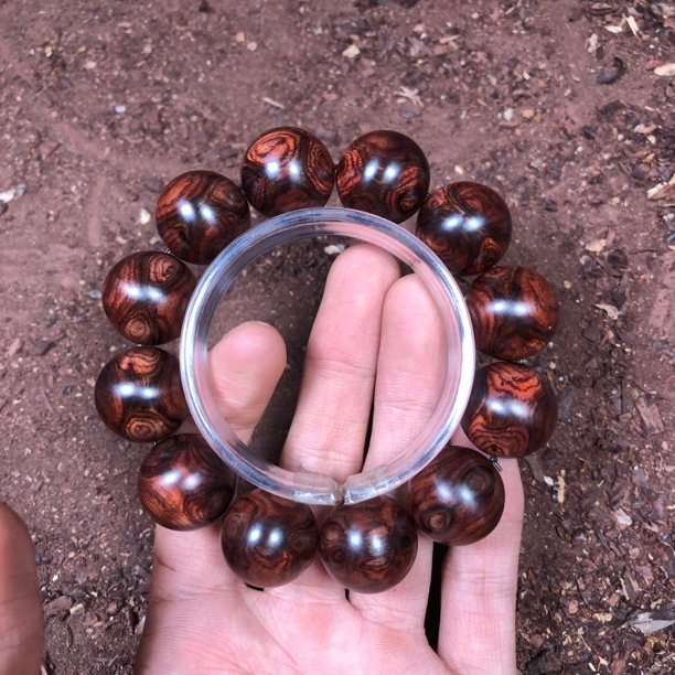 海南黄花梨2.0对眼蜘蛛纹手串