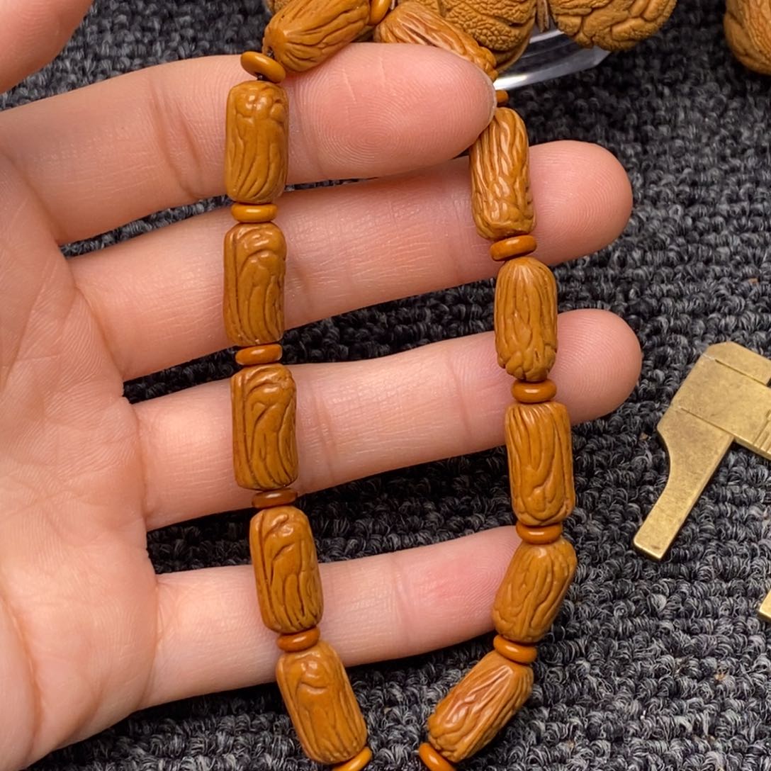 秦岭山脉龙纹桃核 11