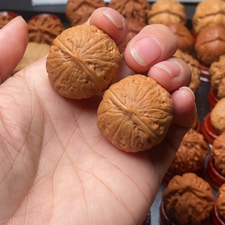 文玩核桃吊坠屁桃