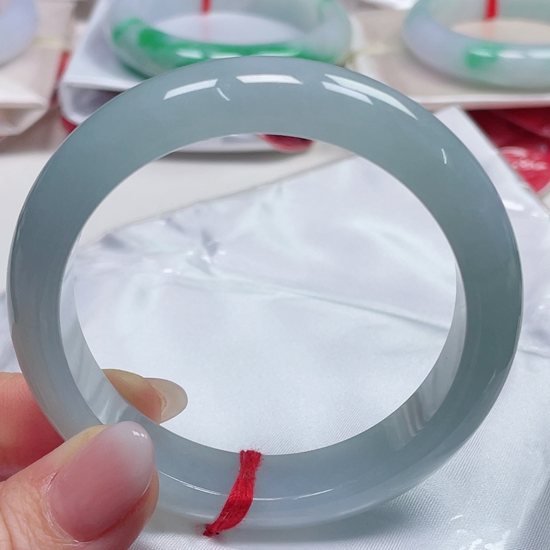 翡翠手镯未镶嵌缅甸翡翠