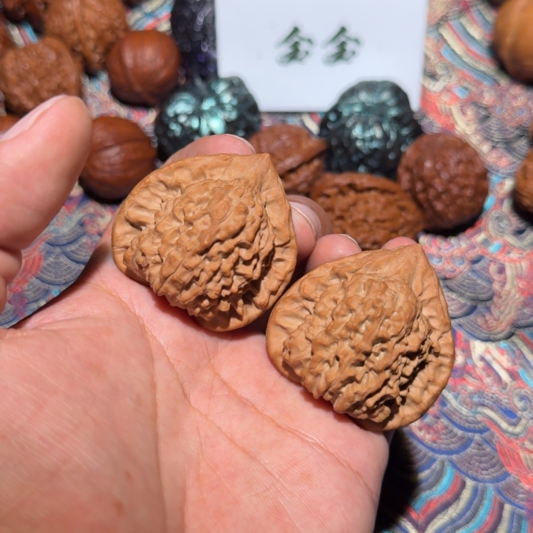 把件核桃1975朱雀，尺寸41 35 41
