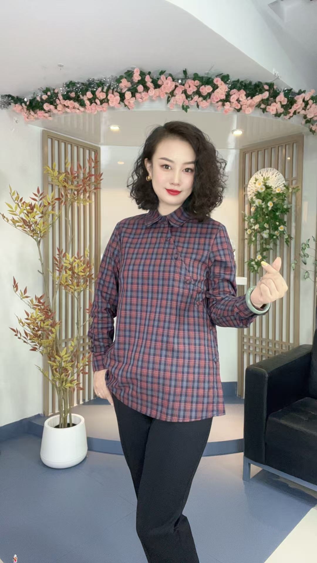 新中式国风时尚高级感遮肉显瘦翻领气质减龄斜扣格衬衫Y9006