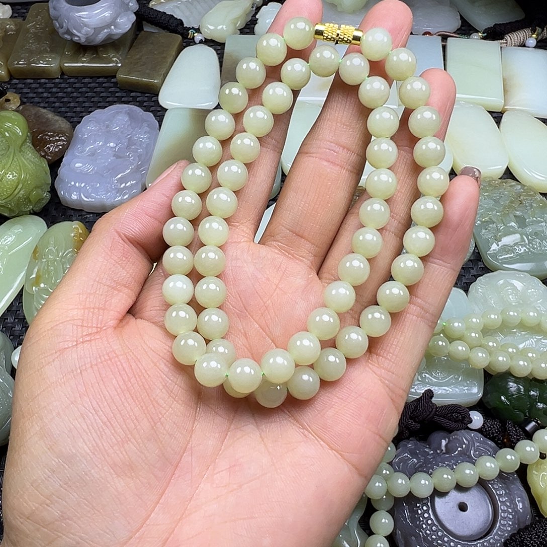 伍***鈅和田玉未镶嵌颈饰买断，不退不换，卡7.8