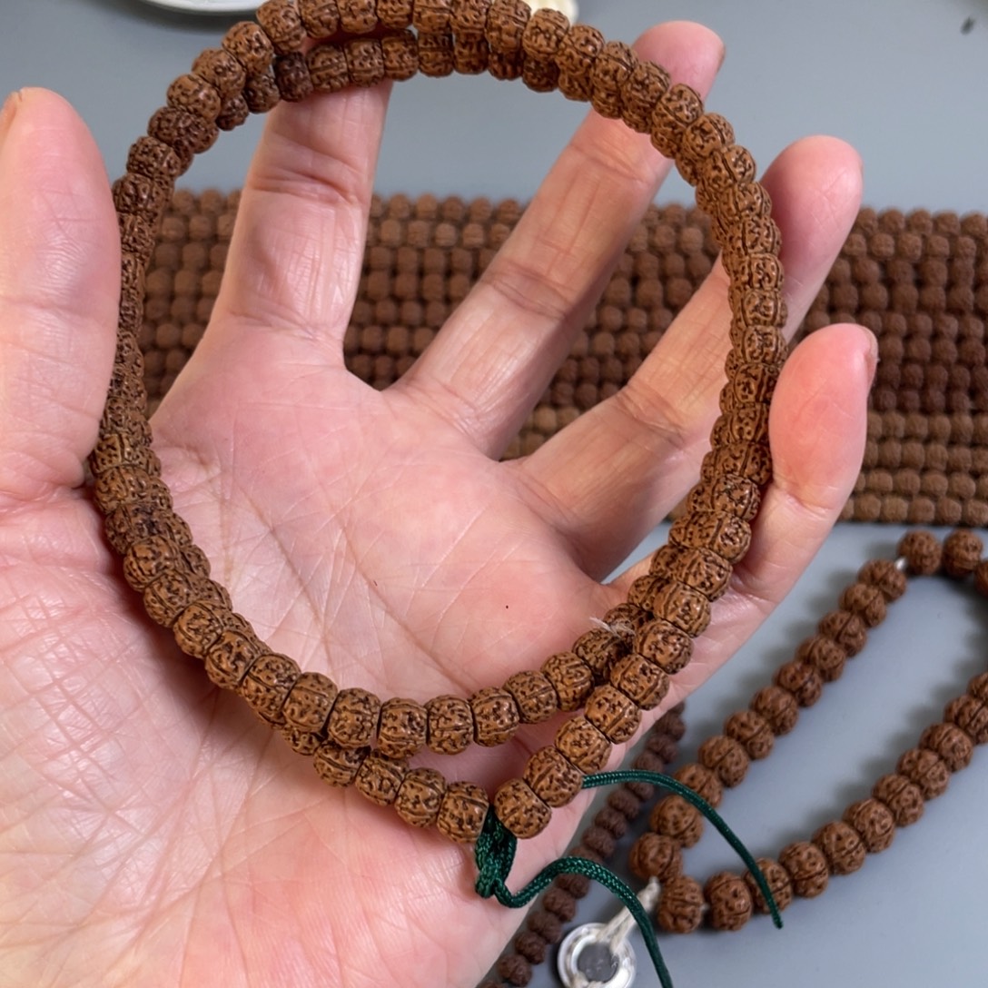 金刚菩提吊坠藏切盘龙手串