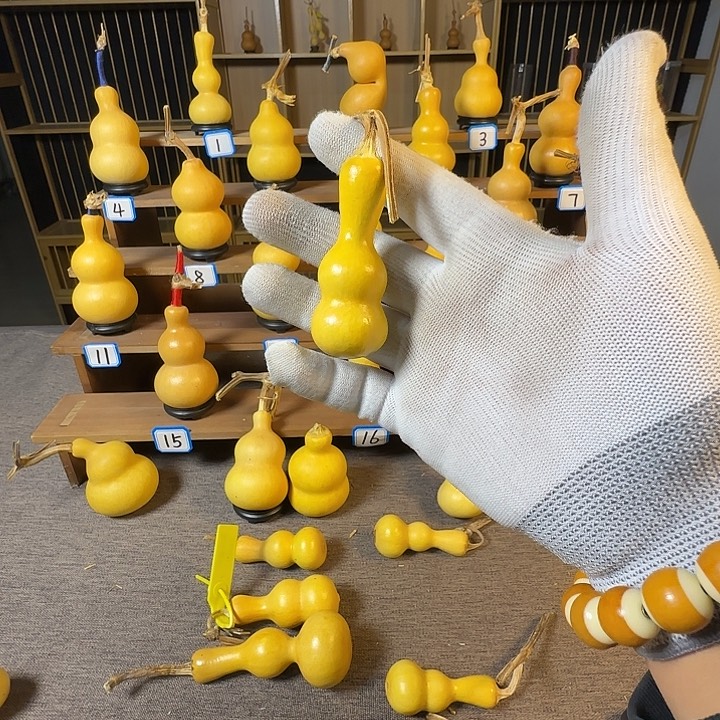 ****宝大叶紫檀（黑酸枝木类）