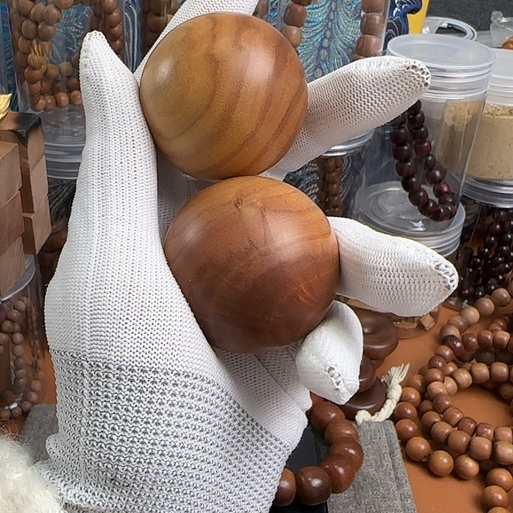 風***誤檀香木4.5奶香 手球 一对