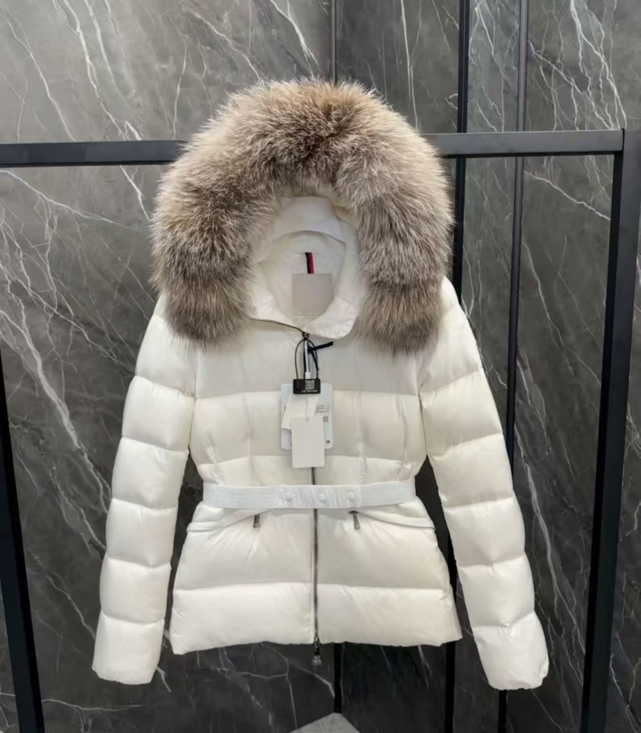 （全新未使用）棕色毛领小蛮腰-2025男女羽绒服-8835