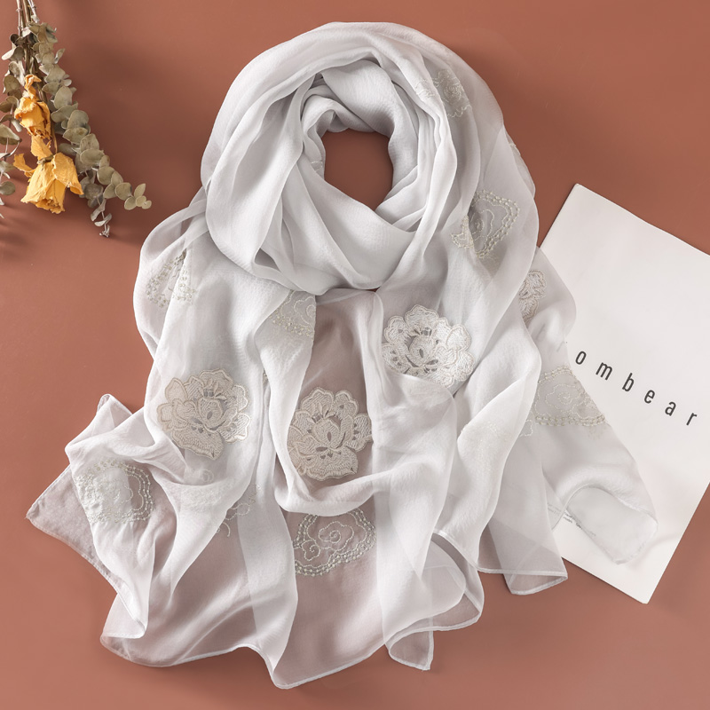 丝巾女2025新款真丝珍珠纱春秋夏季百搭刺绣防晒丝巾披肩送礼盒