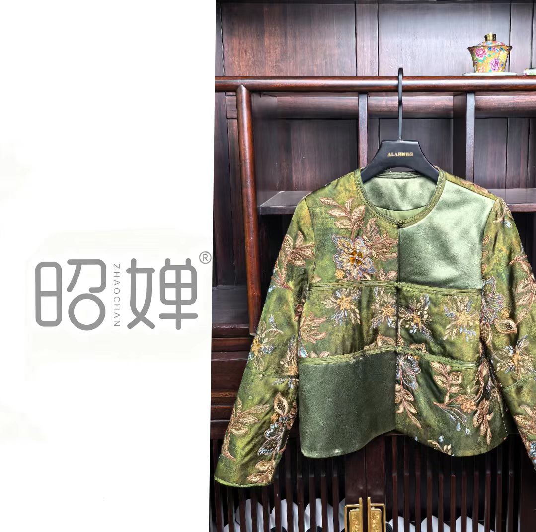 昭婵『青影』2025秋冬时尚新中式真丝醋酸刺绣面料国风女装