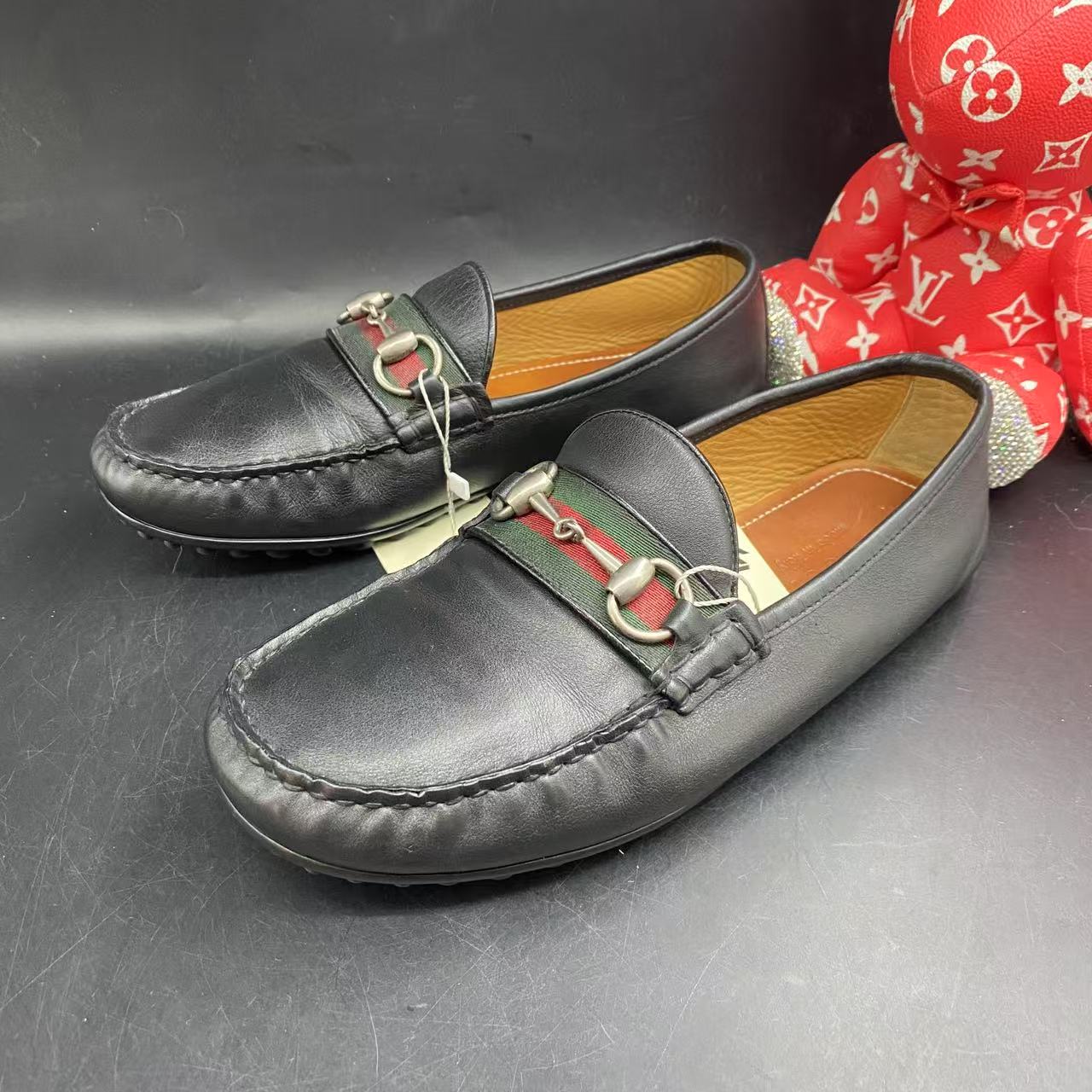 95新 GUCCI/古驰 黑色银扣时尚豆豆鞋40欧码ddm740