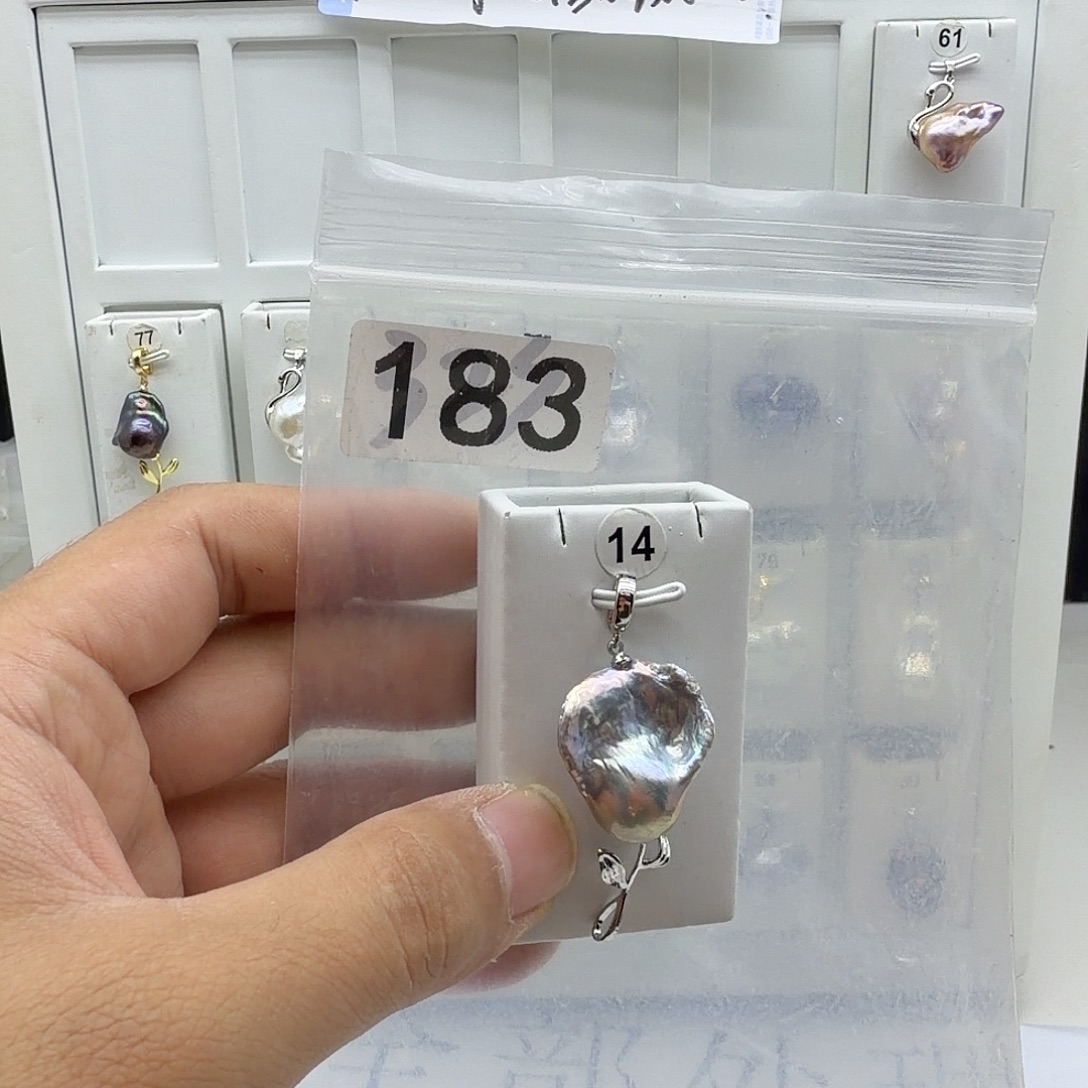 淡水珍珠颈饰合金