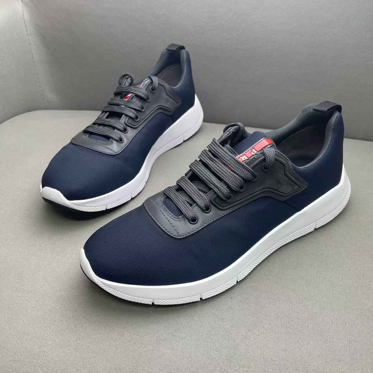 99新 Prada/普拉达 蓝色编织网面红标logo时尚百搭运动鞋 42.5码