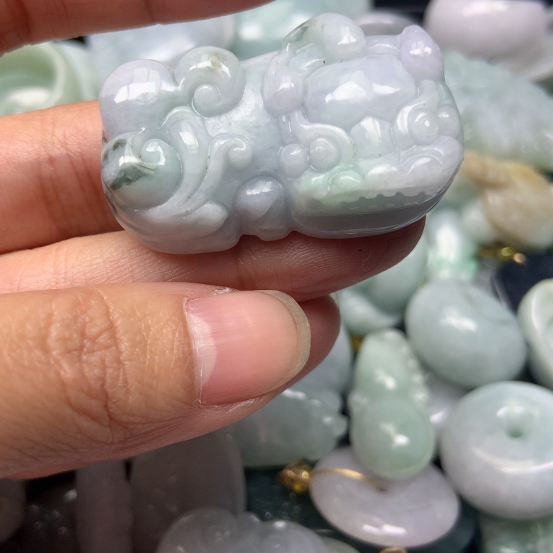 翡翠颈饰未镶嵌天然翡翠