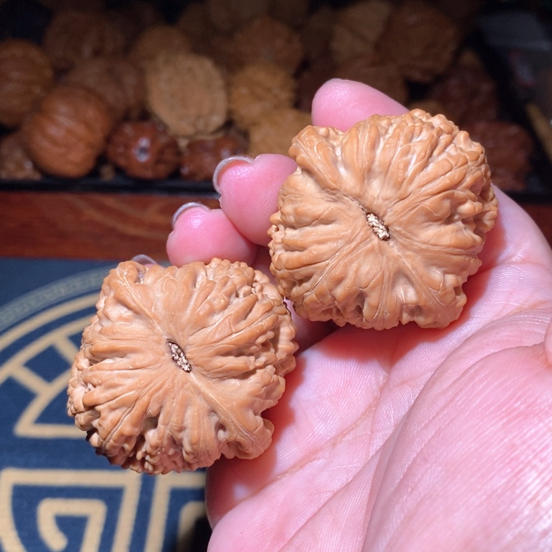 溪***宿把件文玩核桃泥鳅背