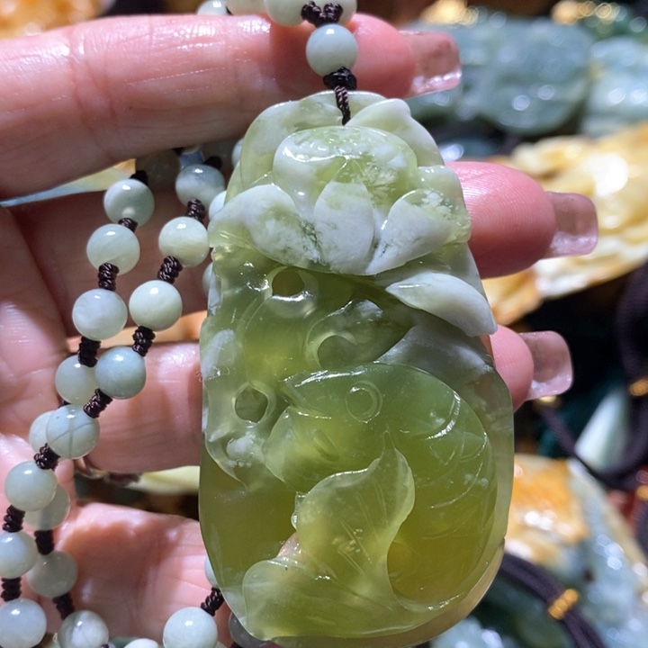 岫玉未镶嵌珠宝奇石