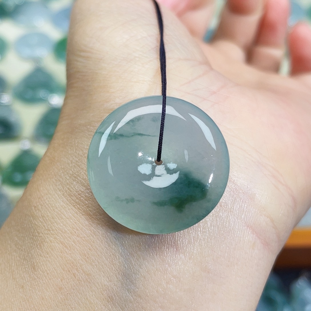 翡翠颈饰未镶嵌吊坠