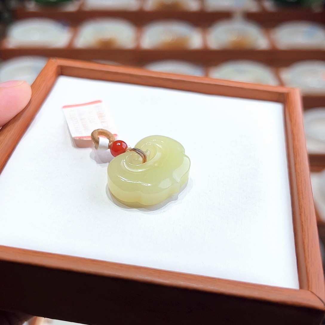 和田玉挂件未镶嵌