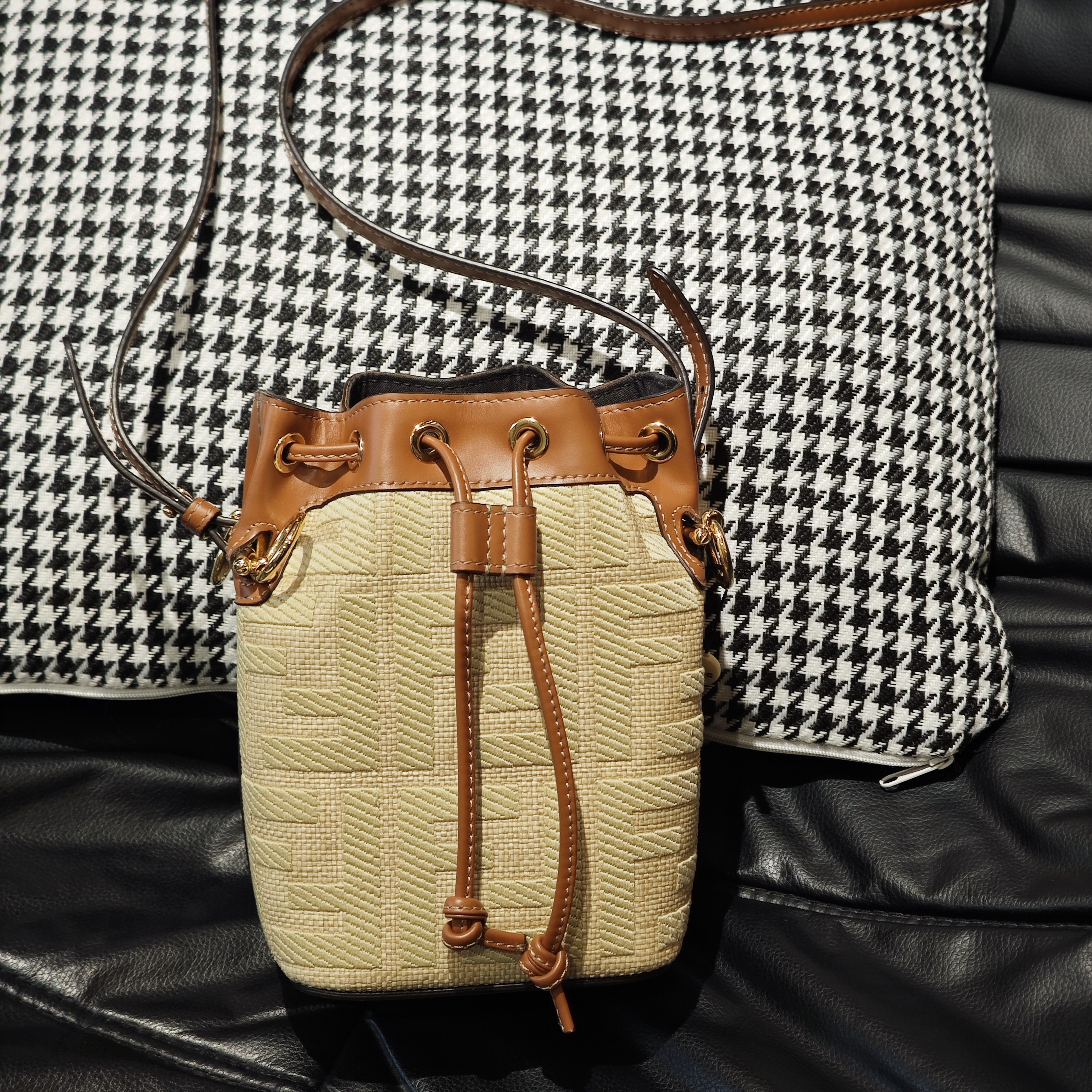 99新 FENDI/芬迪 奢品阁/芬迪/帆布拼皮水桶包