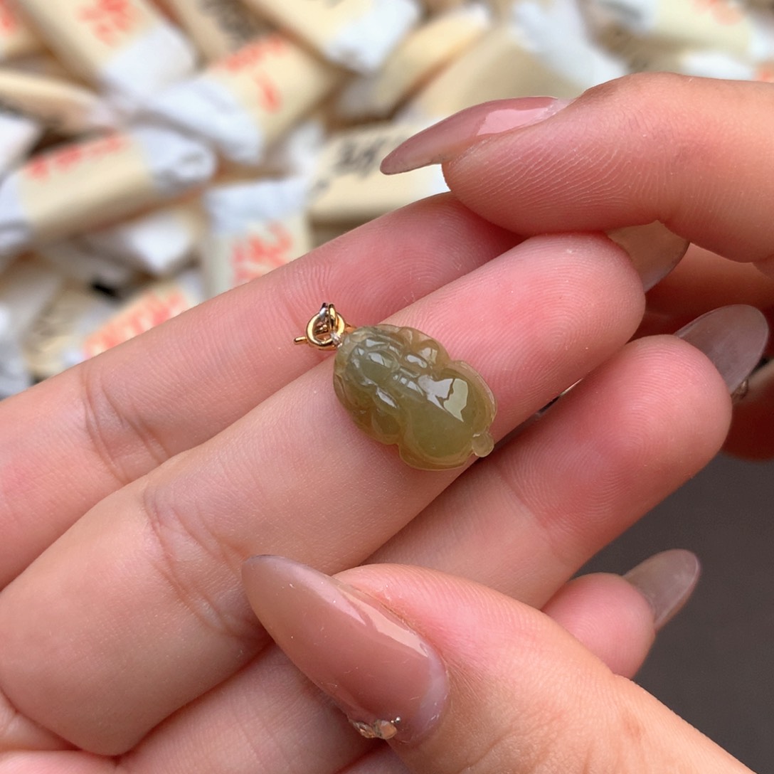 【闪购商品】翡翠挂件未镶嵌一